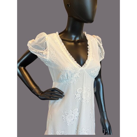 White Stretch Lace V-Neck Cap Short Sleeve Dress - NWT - Speechless - Picture 2 of 4